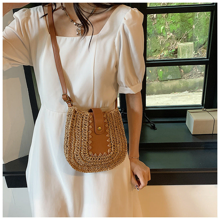 Large Capacity French Shoulder Straw BagPosture Stitching