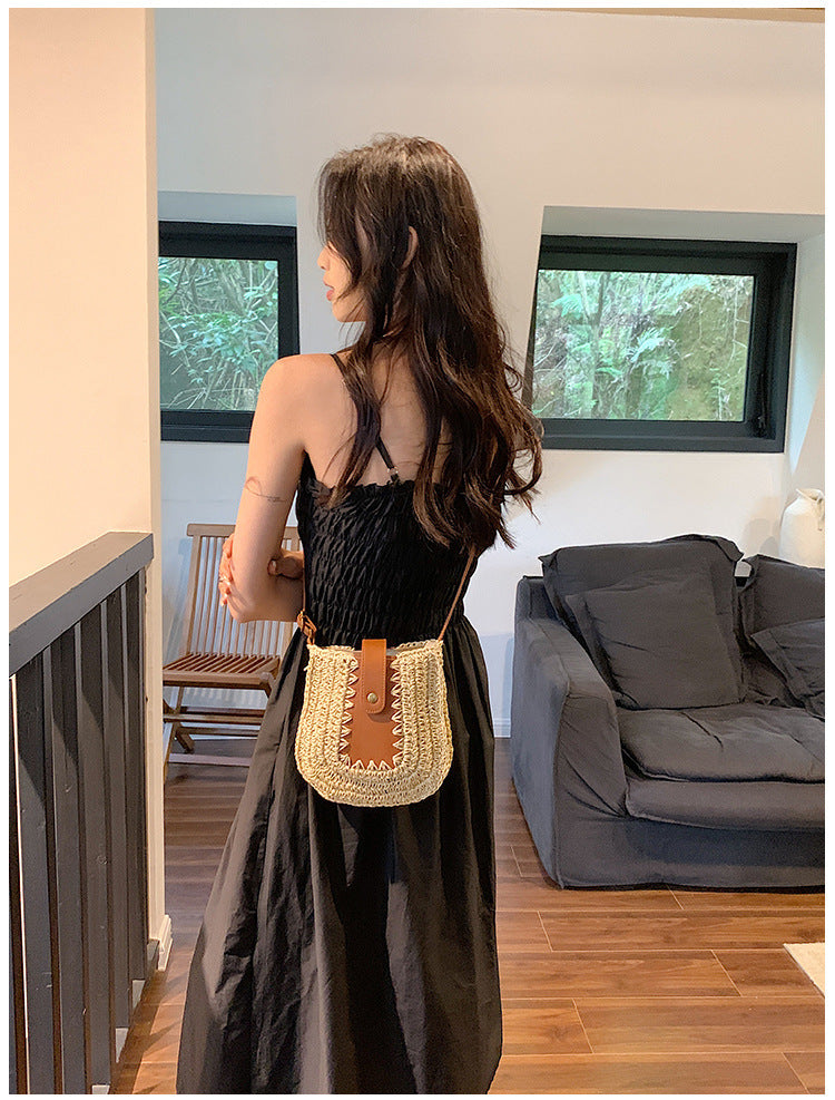 Large Capacity French Shoulder Straw BagPosture Stitching